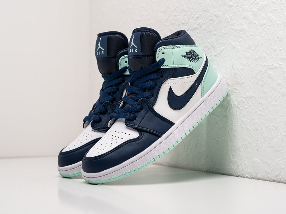 Кроссовки Nike Air Jordan 1 Mid